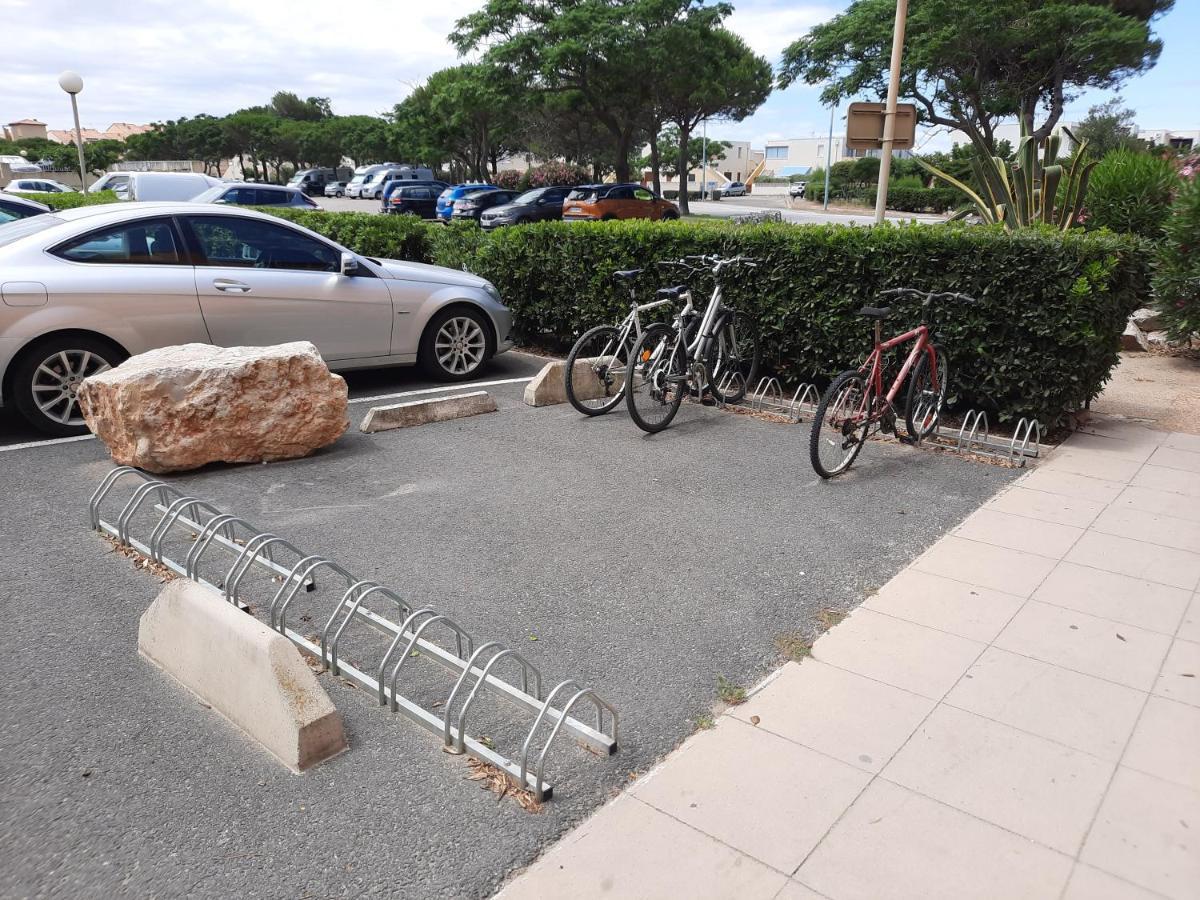 Appartement Vue Mer, Acces Direct Plage, Parking Privatif เลอบาร์กาแรส ภายนอก รูปภาพ